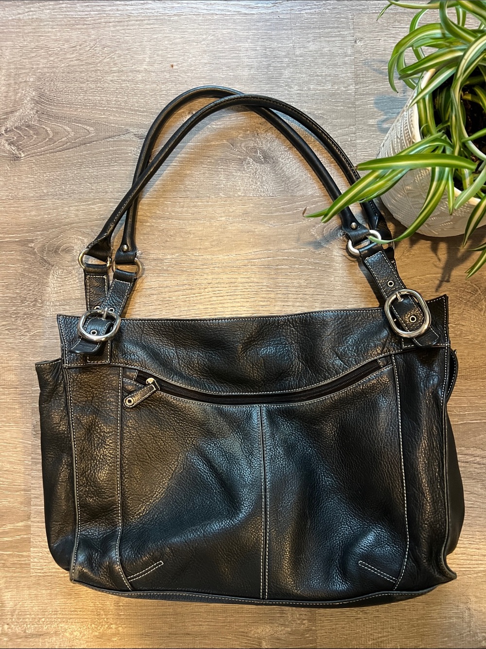 Vintage Tignanello Womens Leather Black Large Shoulder Bag Tote Purse Handbag